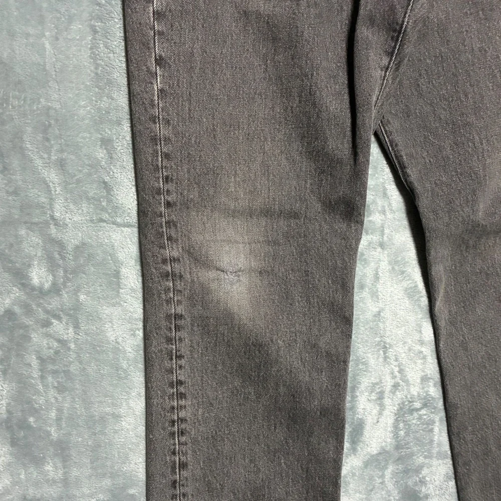 J Crew 770 Gray Wash Straight Taper‎ Jeans Men's 35x32 Distressed